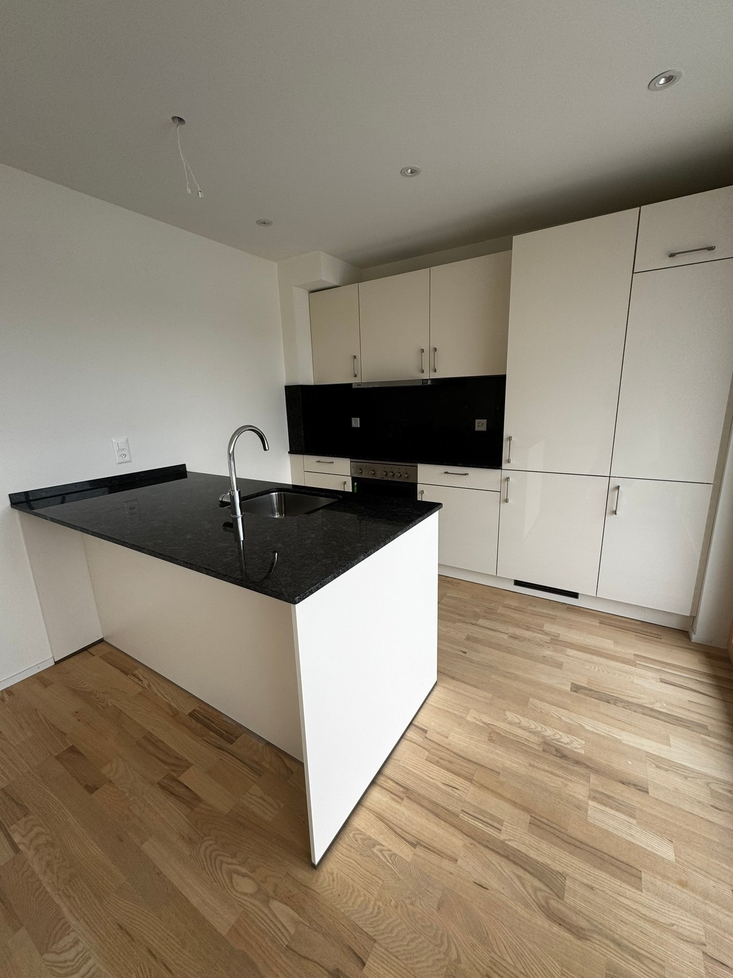 Helle Attikawohnung mit grosser Terrasse - Bild 2