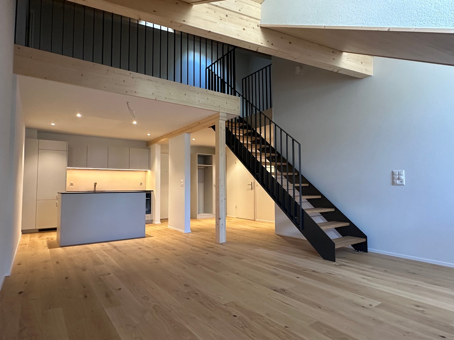 Charmante Wohnung mit Galerie – Erstvermietung nach Neubau im Zentrum von Thun - Bild 4