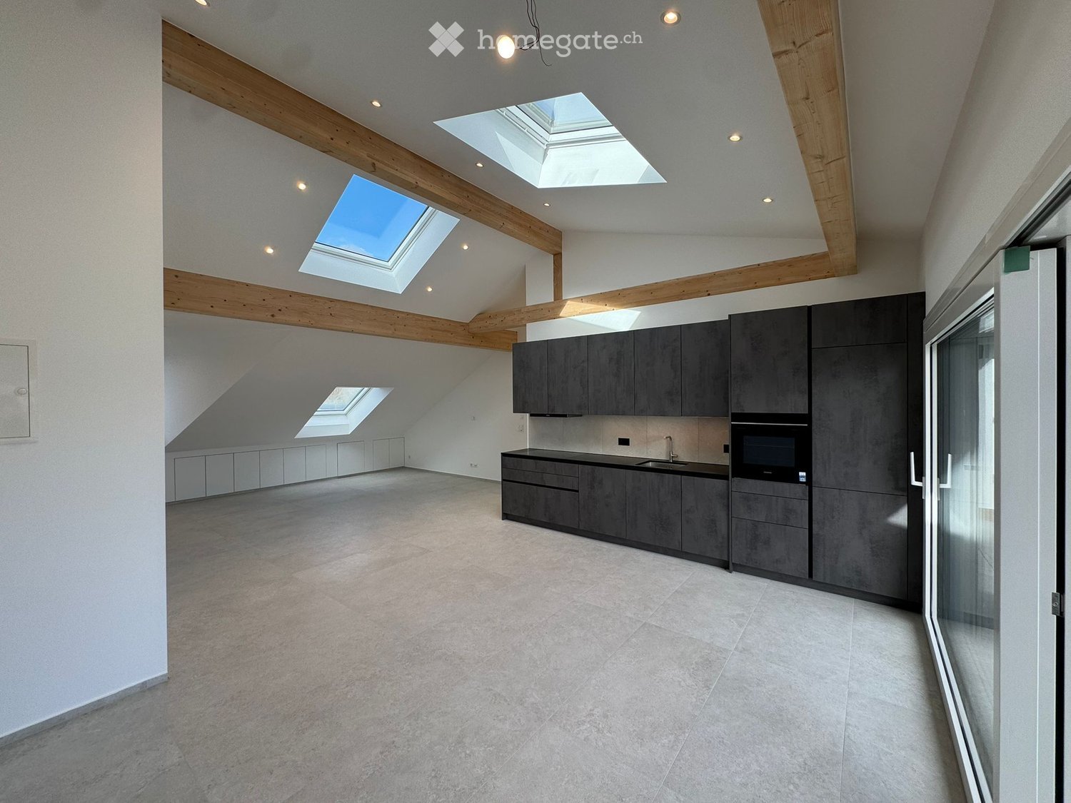 Erstvermietung: Sehr schöne Attika-Wohnung (ca. 105m2) mit grosser Terrasse (ca. 34m2) - Bild 1