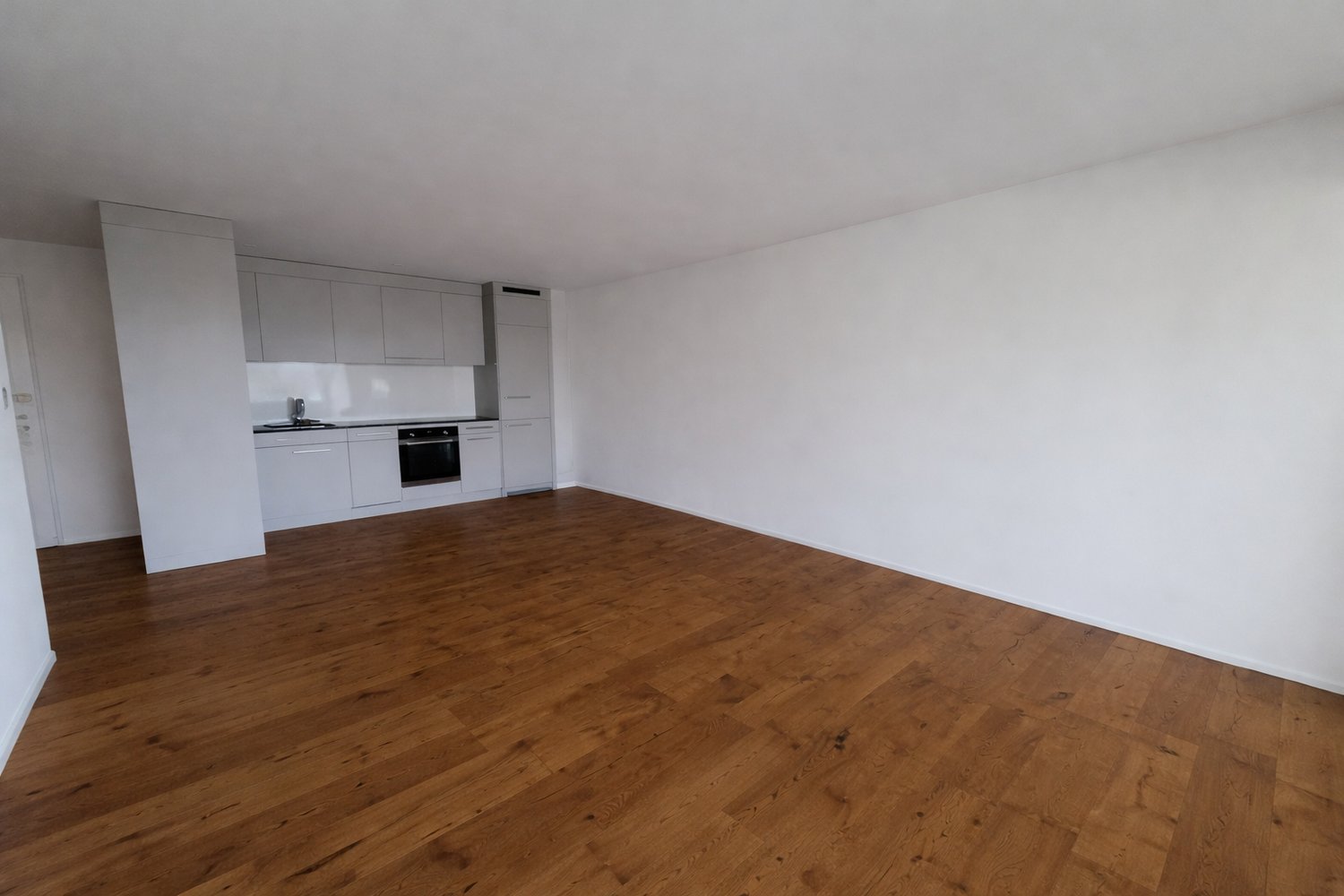 Moderne 2-Zimmer-Wohnung mit Balkon in Lengnau - Bild 2