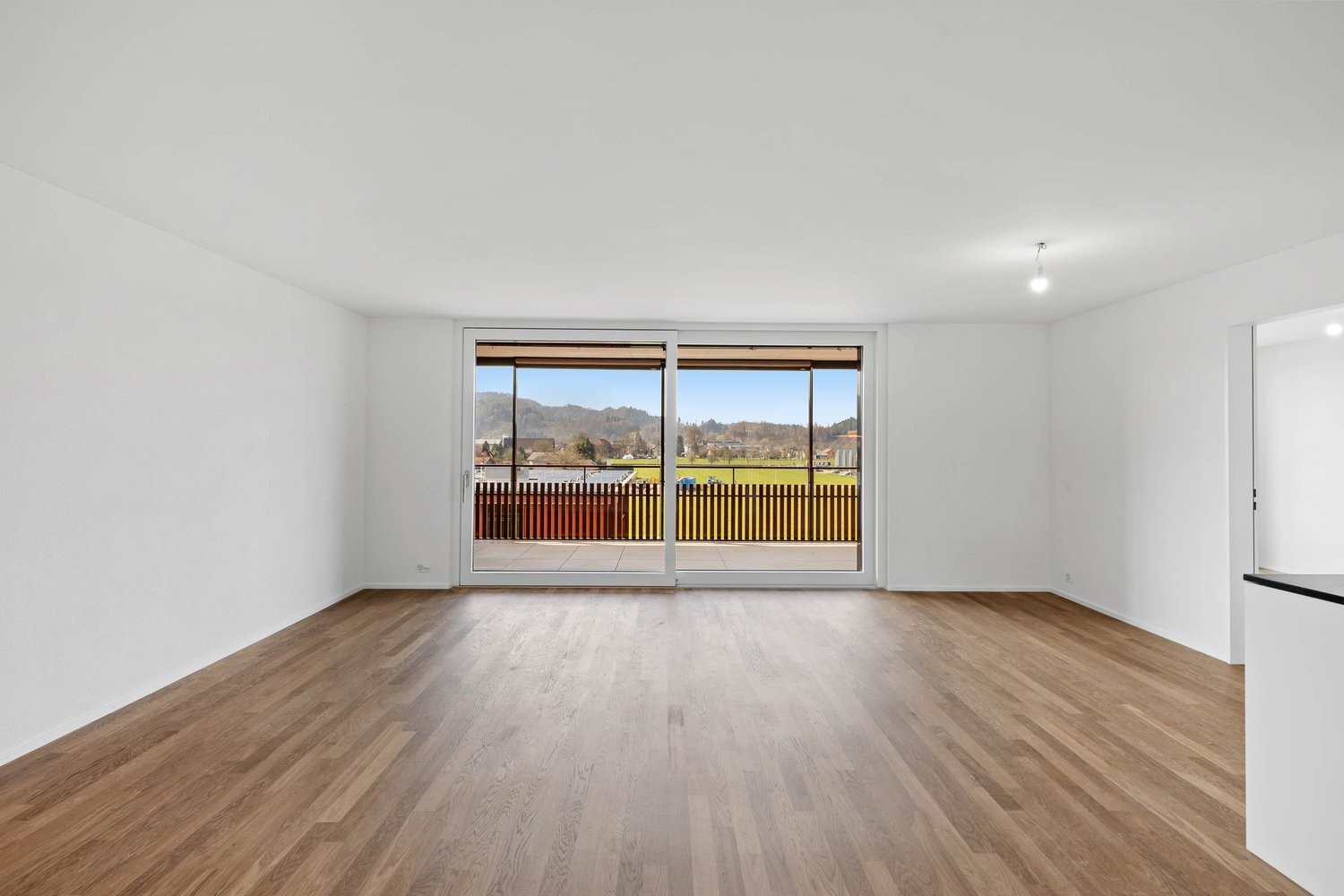 Erstvermietung - moderne 4.5-Zimmerwohnung mit durchdachtem Grundriss - Wohn- und Esszimmer