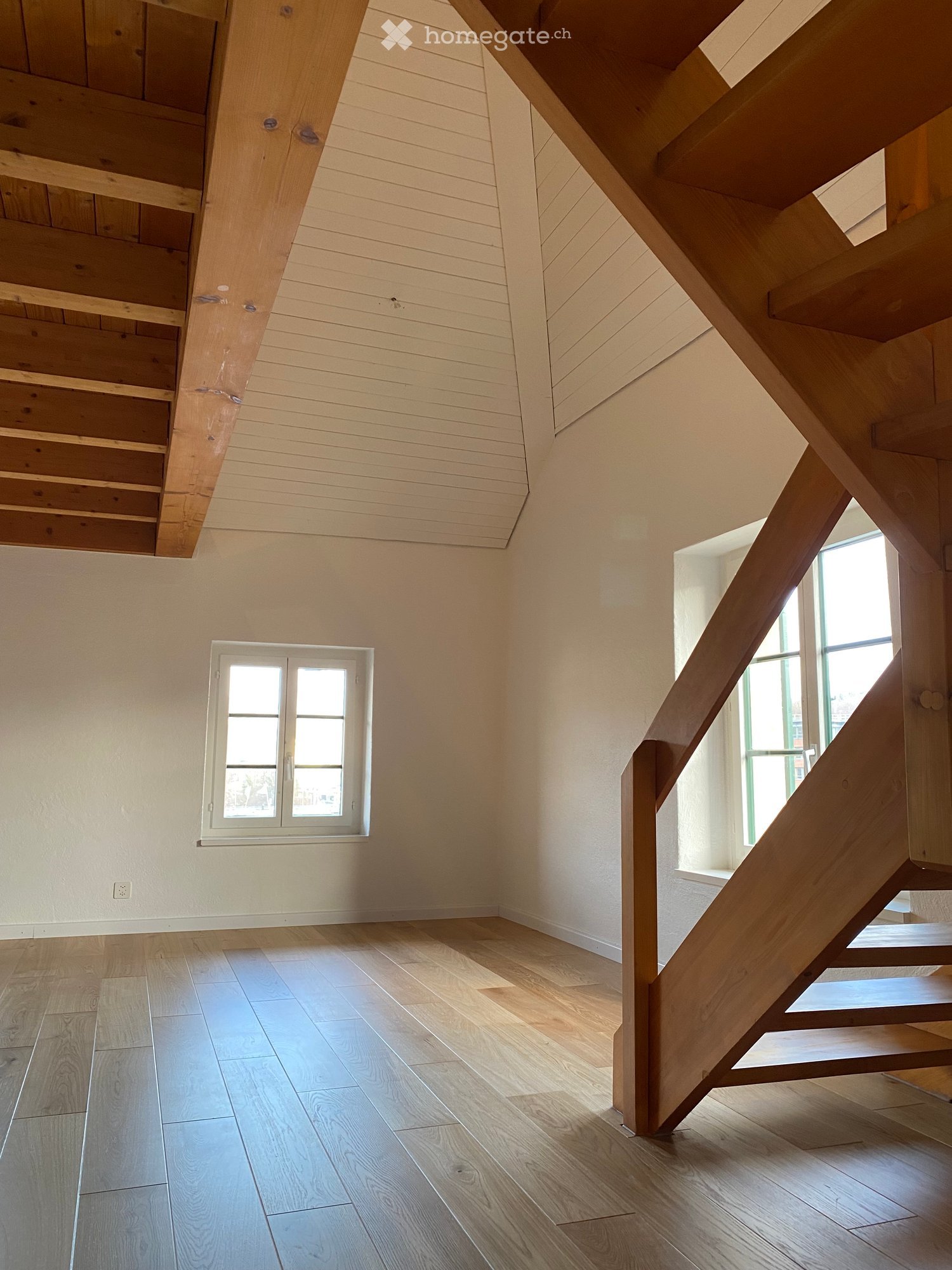 Charmante 2.5-Zimmer-Dachwohnung an zentraler Lage - Bild 1