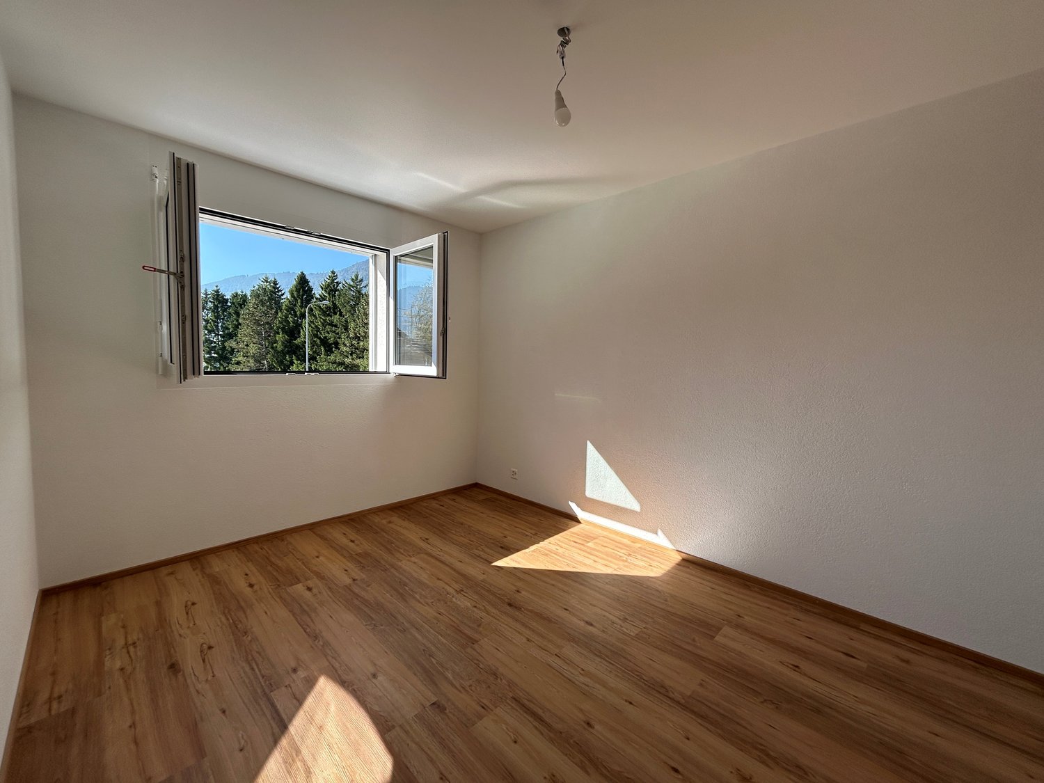 Appartement neuf de 4,5 pces au rez avec terrasse et jardin privatif - Bild 5