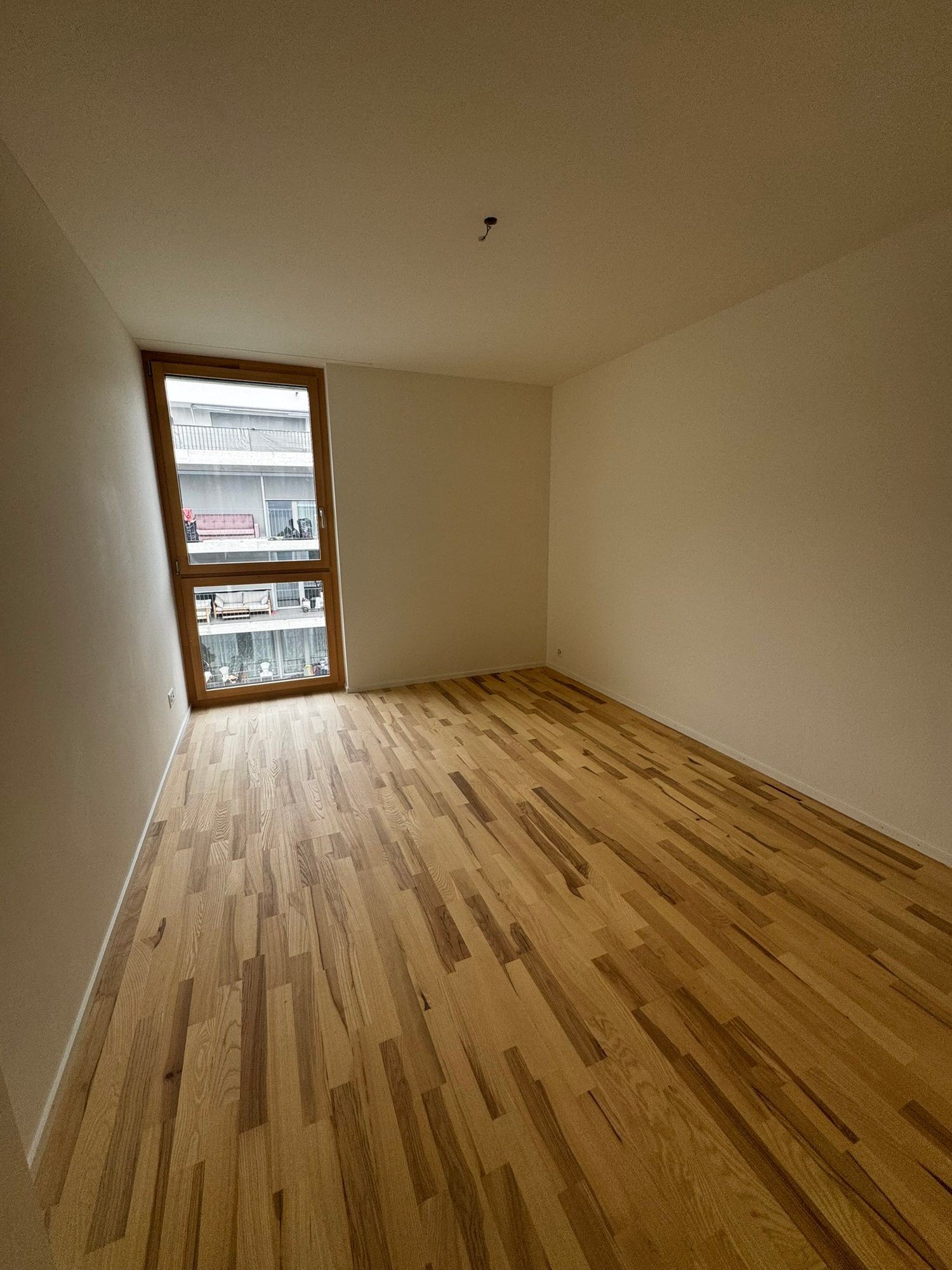 Helle Attikawohnung mit grosser Terrasse - Bild 7