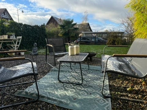 Moderne, sehr helle 4-Zimmer-Duplex Wohnung (EG/OG) mit Garten in Hausen am Albis - Bild 9