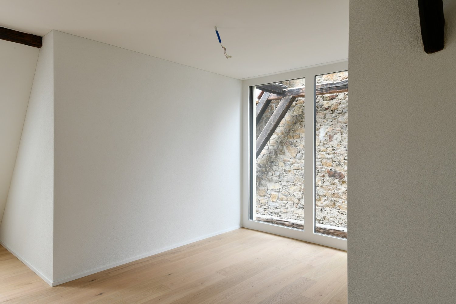 Modernes Wohnen im alten Bauernhaus in Frick - Zimmer