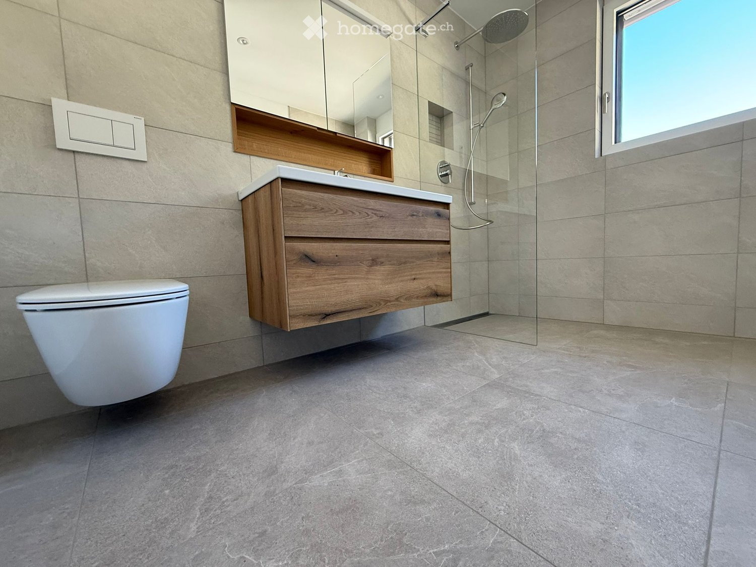 Moderne 3.5-Zimmer-Dachwohnung mit Aussicht in Hausen am Albis - Bild 3