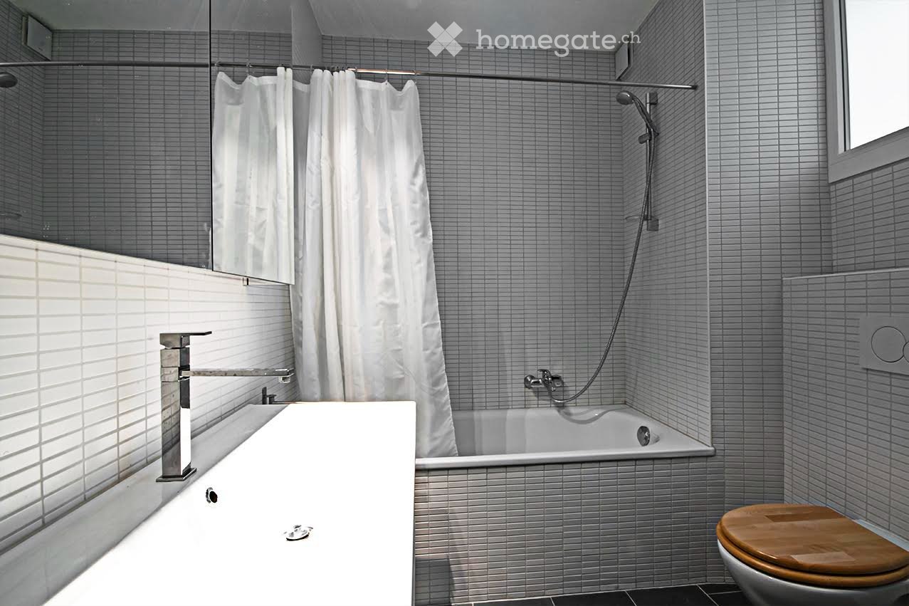 Grosse, helle 2 1/2 ZW im Zentrum von Leuk inkl. PP + NK - Bild 4