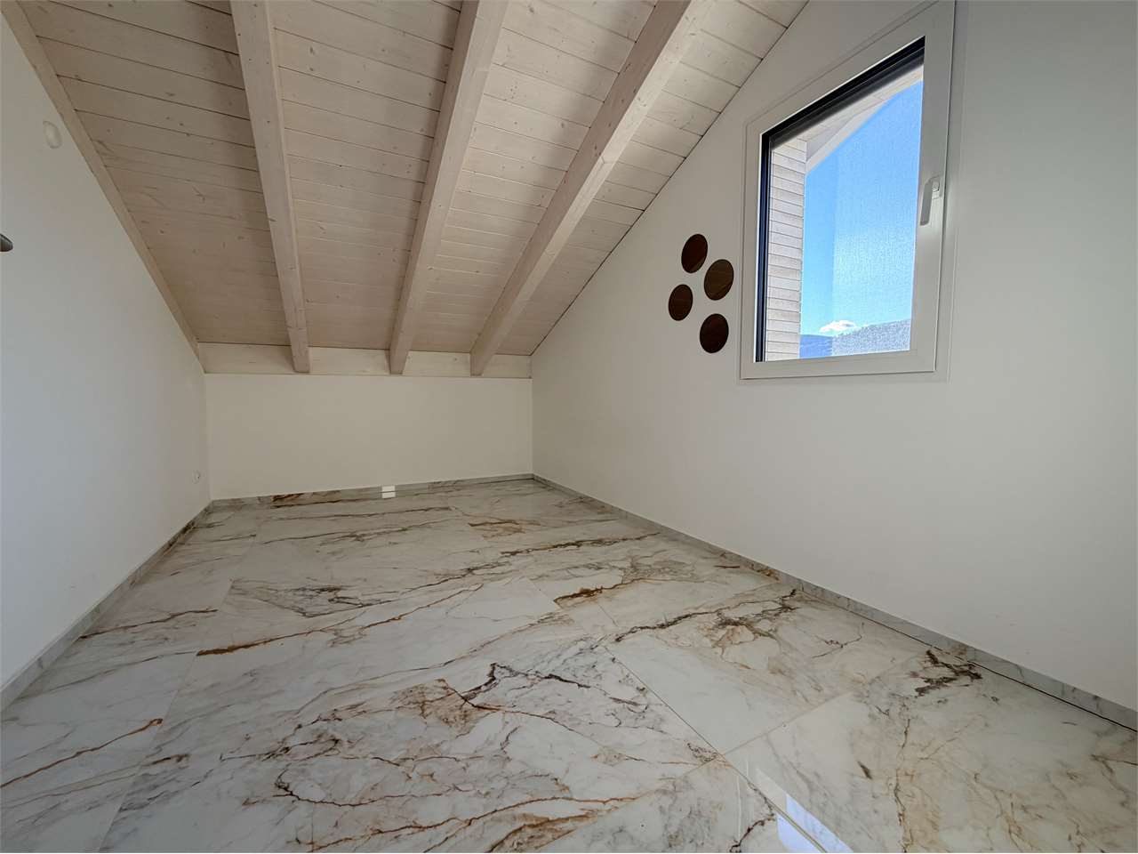 Affittasi moderno 3.5 locali mansardato - Bild 5