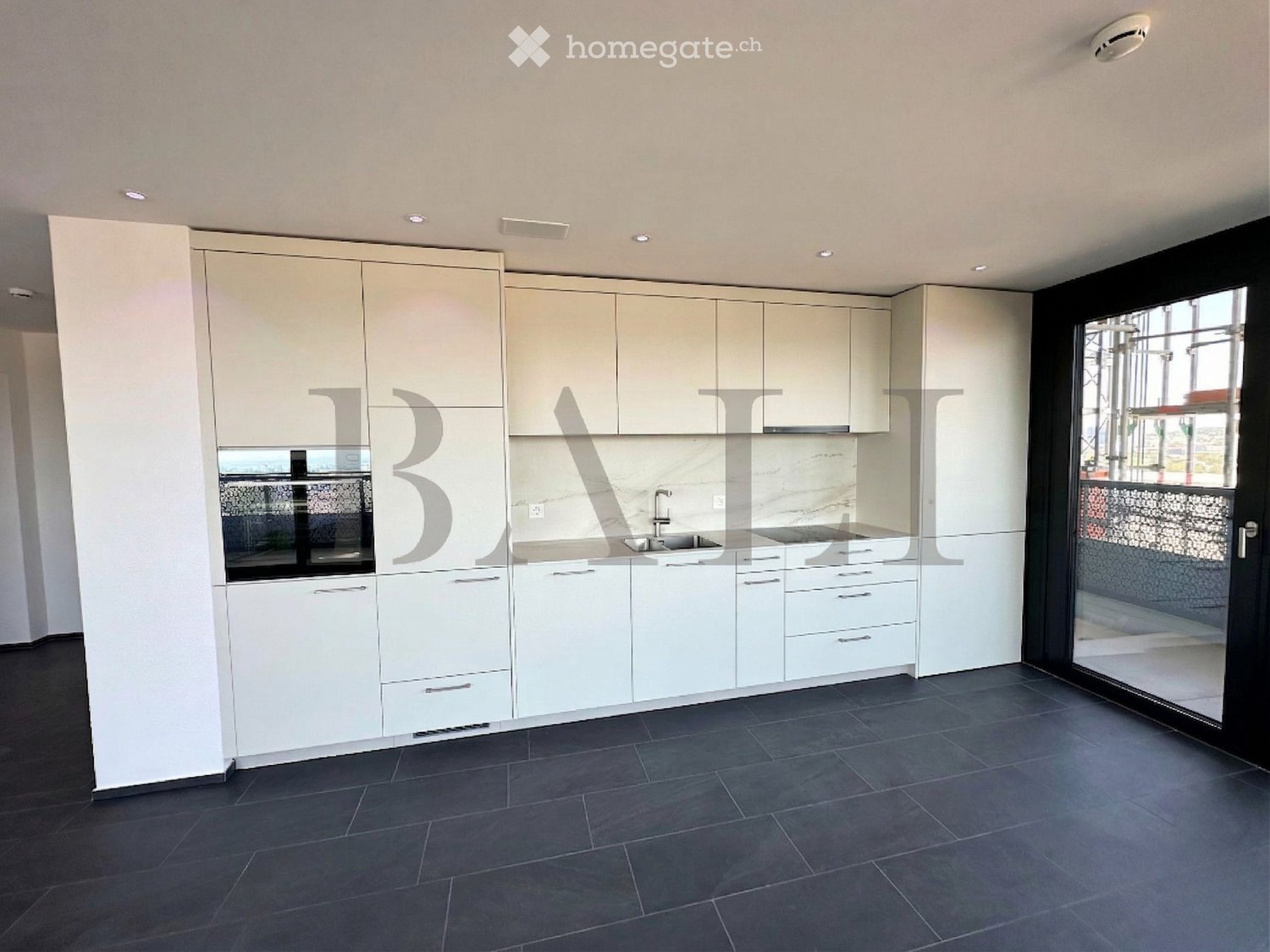 Traumhafte 2.5-Zimmer Wohnung in den grössten Wohntürme der Schweiz - Bild 2