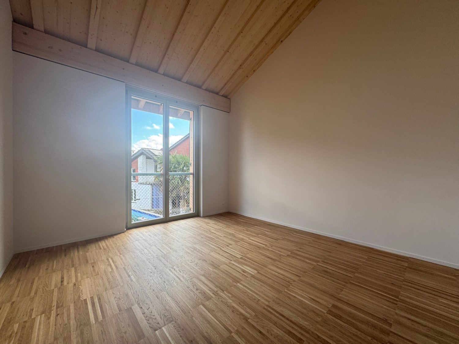 Moderne 3.5-Zimmer-Wohnung mit hohen Decken und Liftzugang - Bild 4