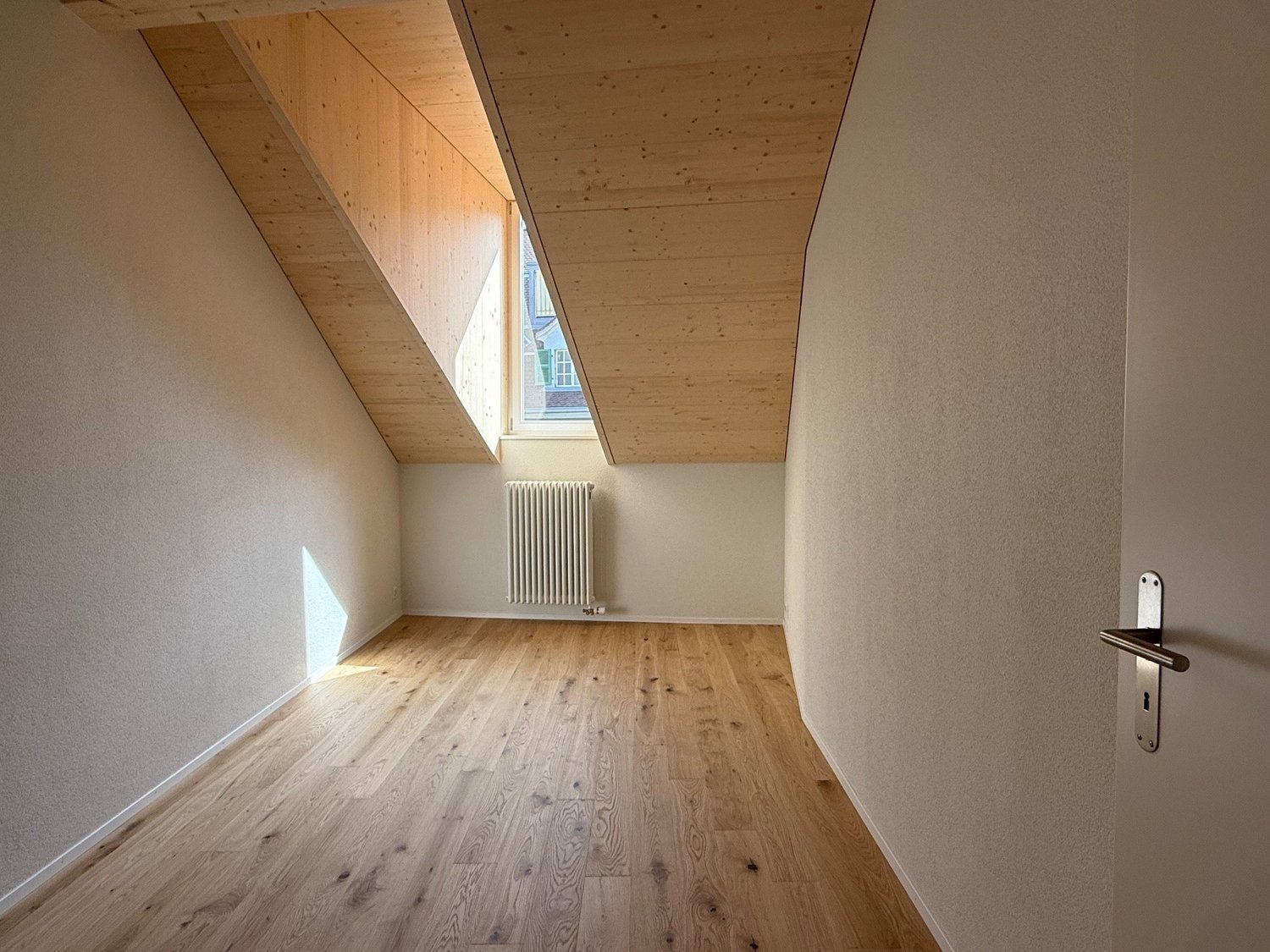 Charmante Wohnung mit Galerie – Erstvermietung nach Neubau im Zentrum von Thun - Bild 9