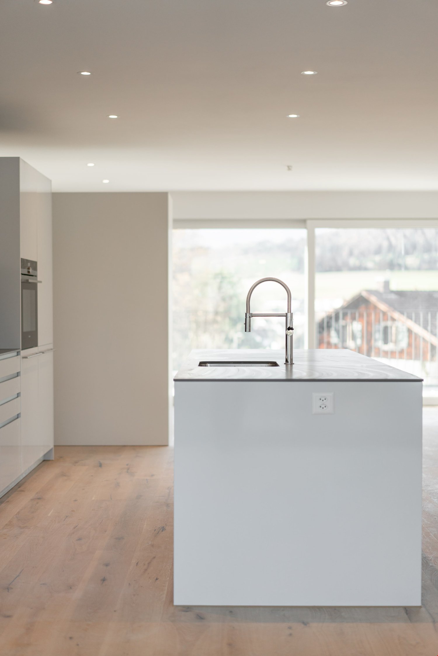 Appartement 2.5p neuf - rez-de-chaussée - terrasse et gazon - Bild 2