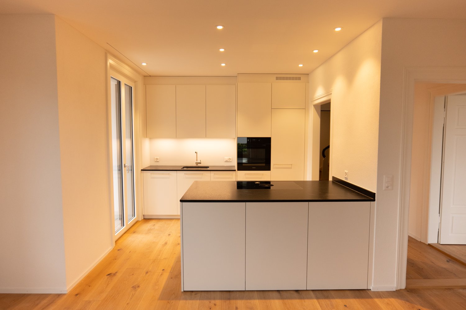 Erstbezug: einzigartige 4.5-Maisonettwohnung - innert 30 Minuten am Zürich HB - Bild 2