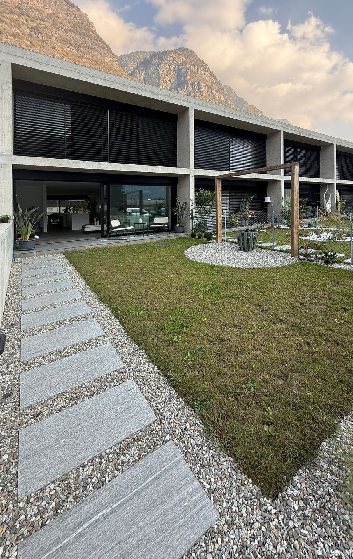 BIASCA AFFITTASI ULTIMA CASA DI STANDARD SUPERIORE - Bild 1