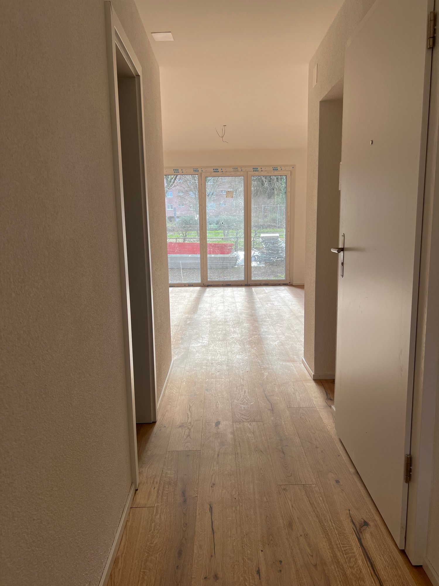 NEUWERTIGE totalsanierte 1.5-Zimmerwohnungen mit Terrasse in Nidau - Bild 4