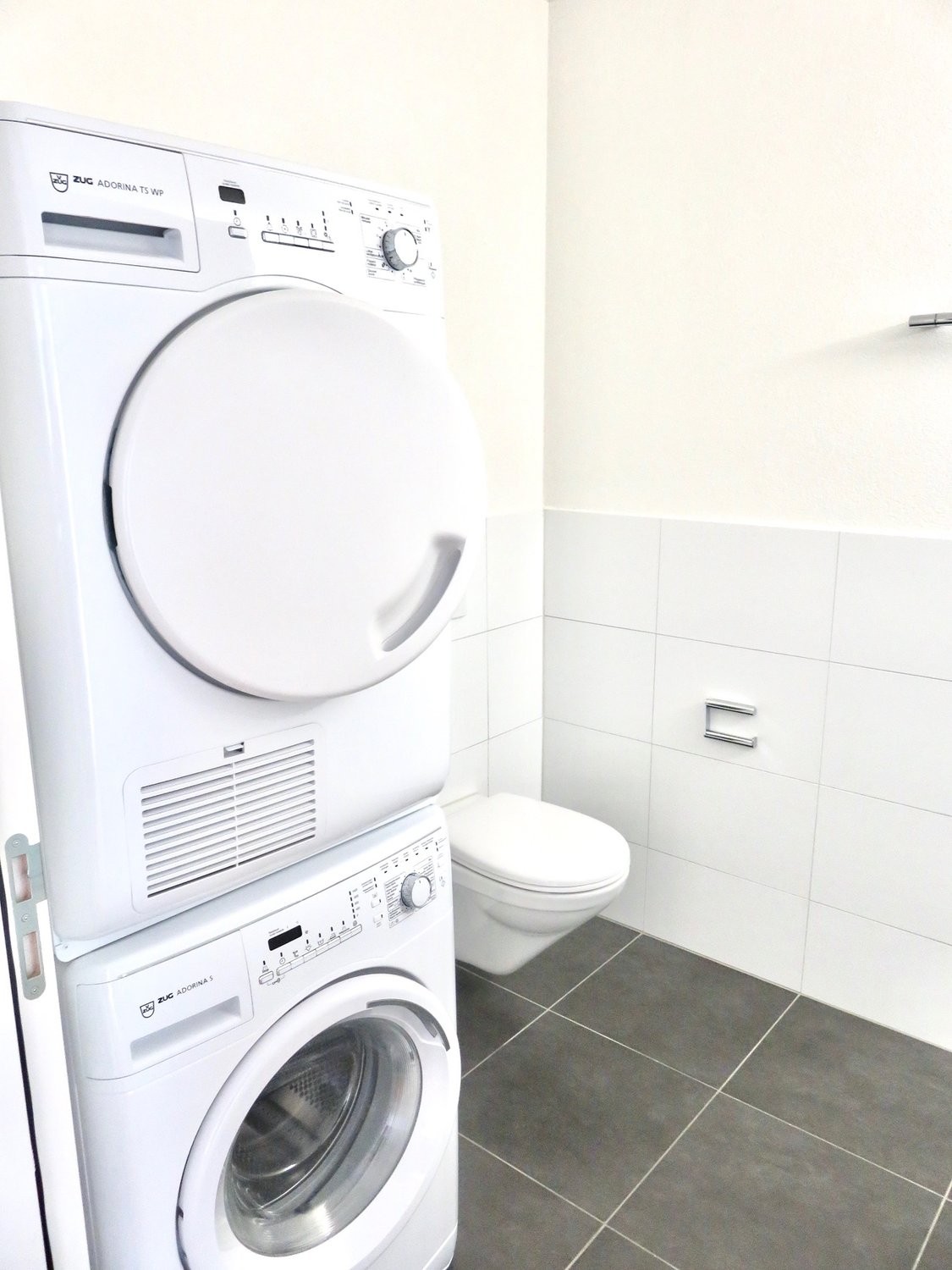 2.5-Zimmer Wohnung - Badezimmer mit Waschturm