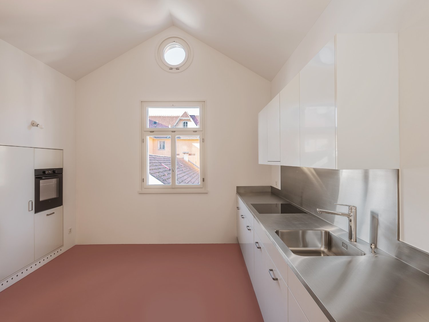 Erstbezug Dachgeschosswohnung - wenige Gehminuten vom Zentrum - Küche