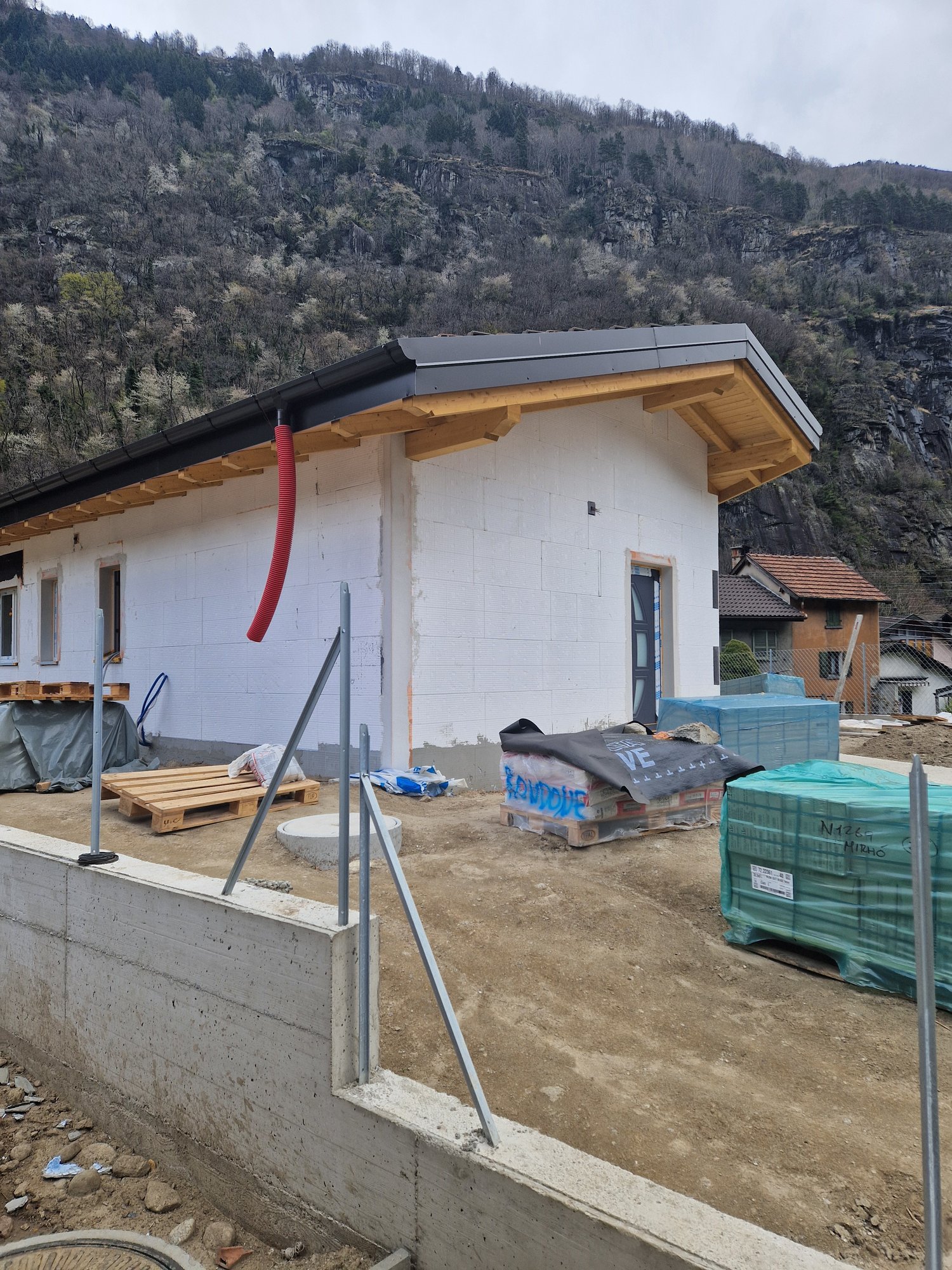 Casa unifamiliare in costruzione a Bodio con giardino privato - Bild 4