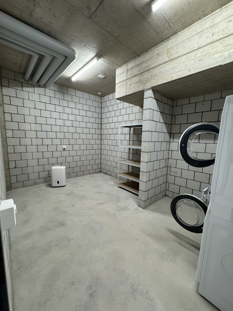 Moderne Wohnung mit grosser Dachterrasse - Keller