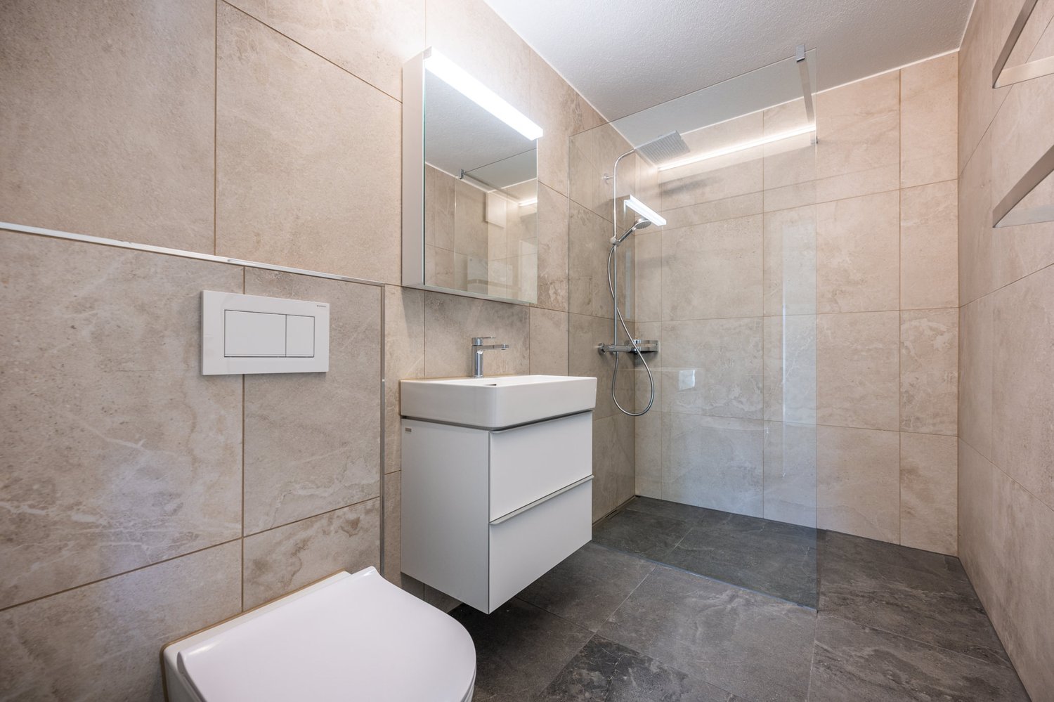 Erstbezug nach Totalsaierung! 2.5-Zimmerwohnung mit Traumküche sucht neuen Mieter - Bild 9