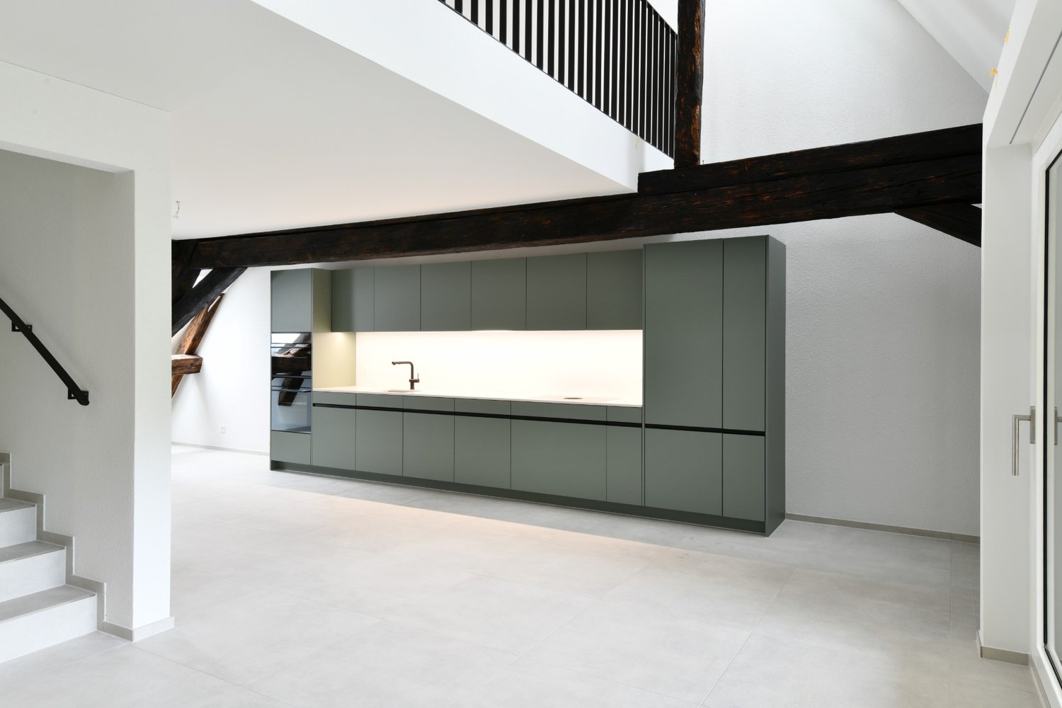 Modernes Wohnen im alten Bauernhaus in Frick - Küche