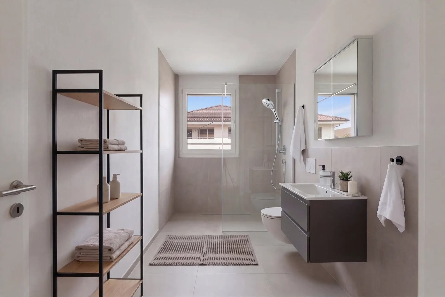 ERSTVERMIETUNG: Wohnen mitten im Dorf - Badezimmer mit Dusche