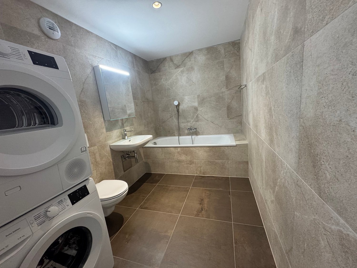 05650 - Appart. 3½ PCES - IMP. CHAMP-RIOND 18 - MATRAN - Bild 7