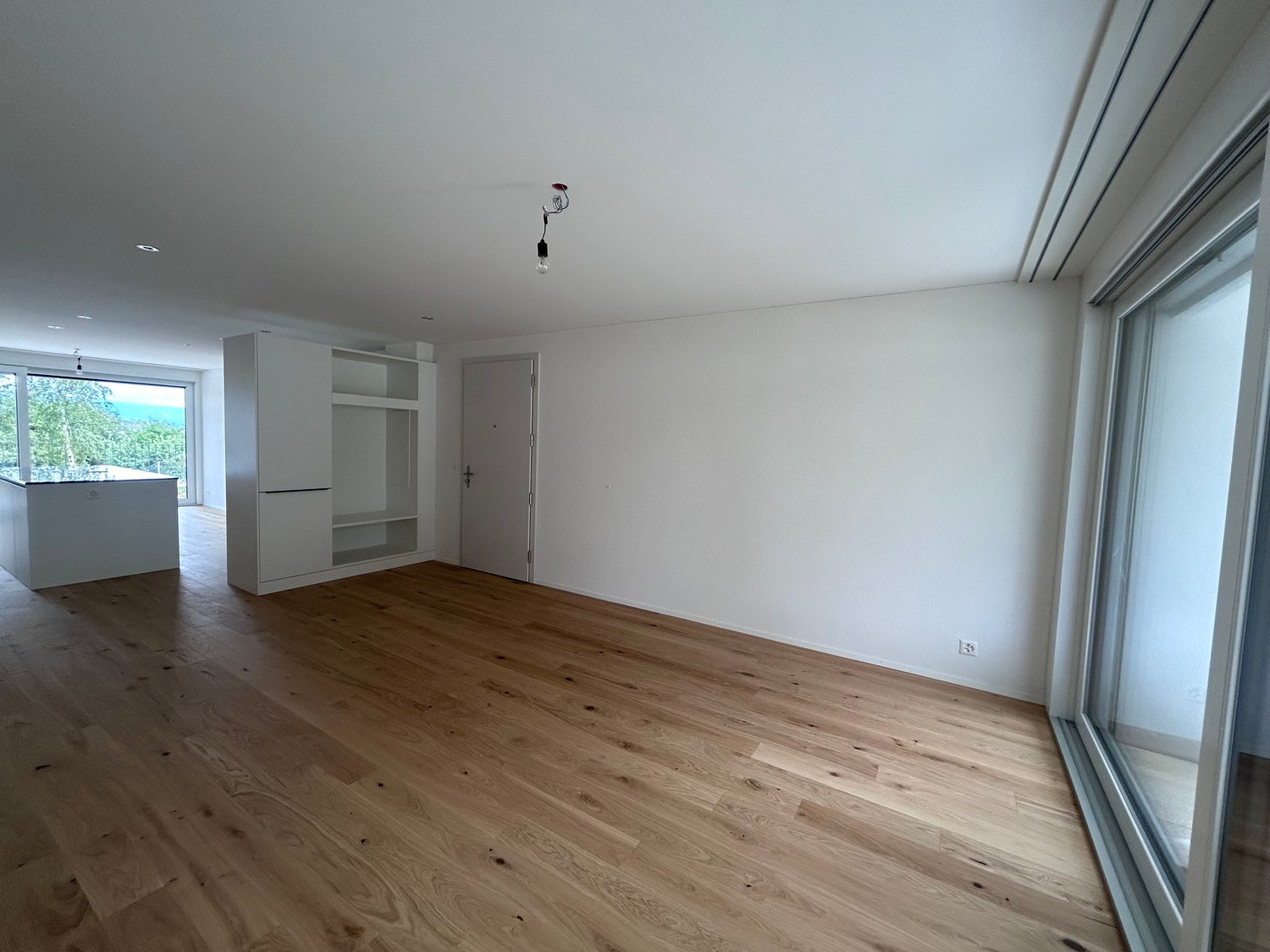 Moderne 3.5-Zimmer-Wohnung mit Blick ins Grüne - Bild 3