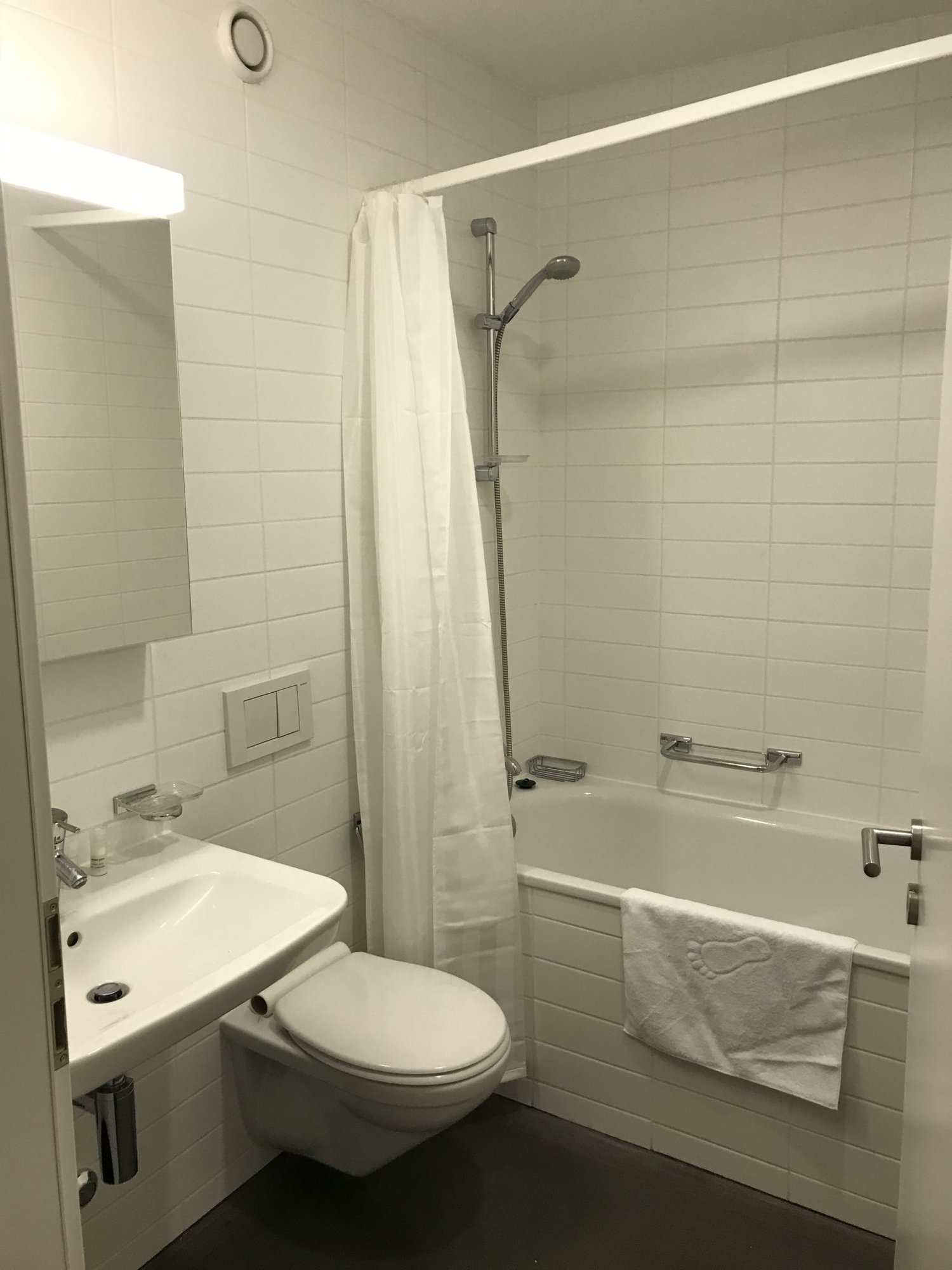 BS8-D-06.13 de 2.5 pièces au 6ème étage - Salle de bain