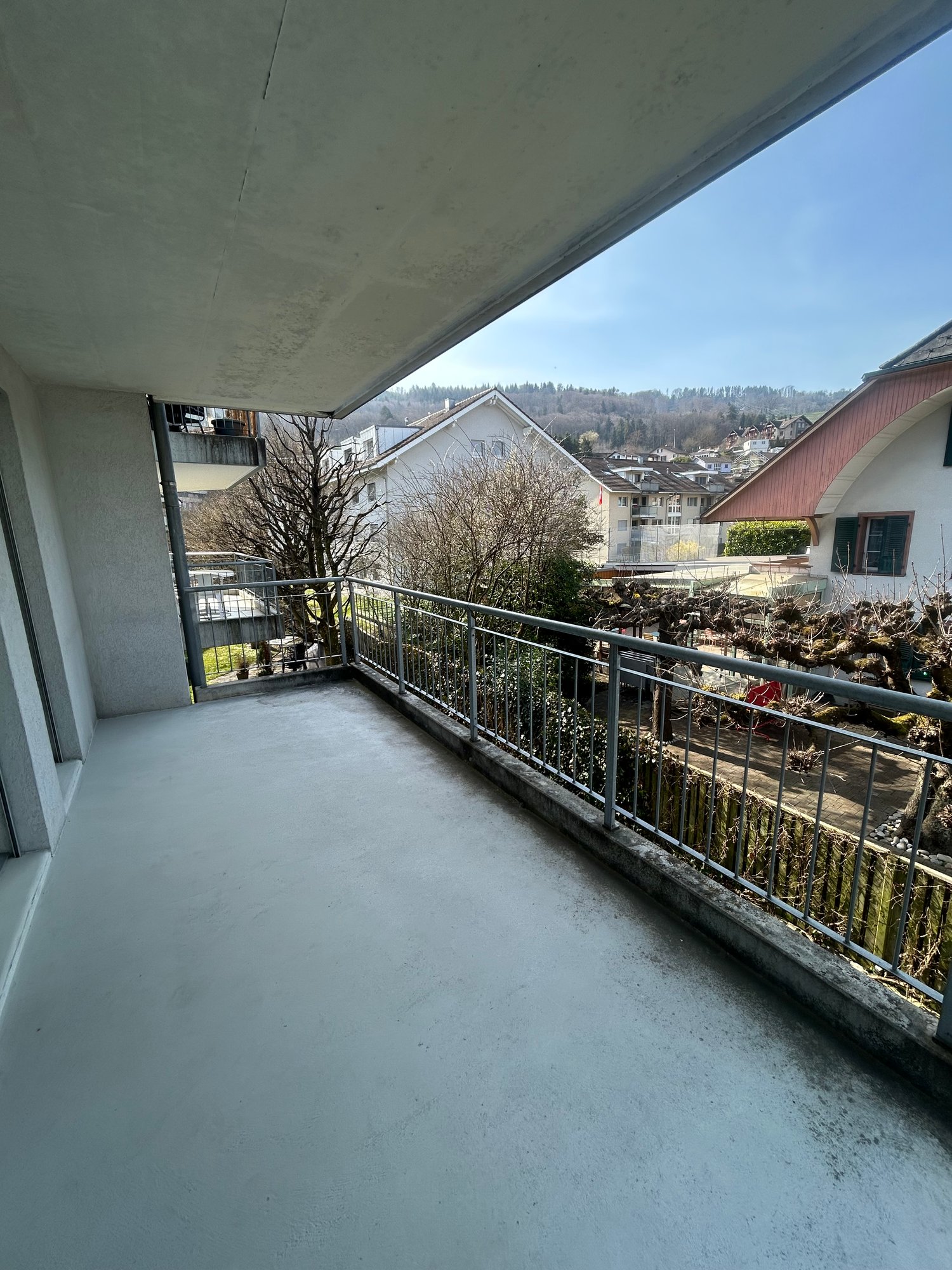 frisch sanierte 4.5-Zimmer-Wohnung mit Balkon im Herzen von Belp - Bild 8