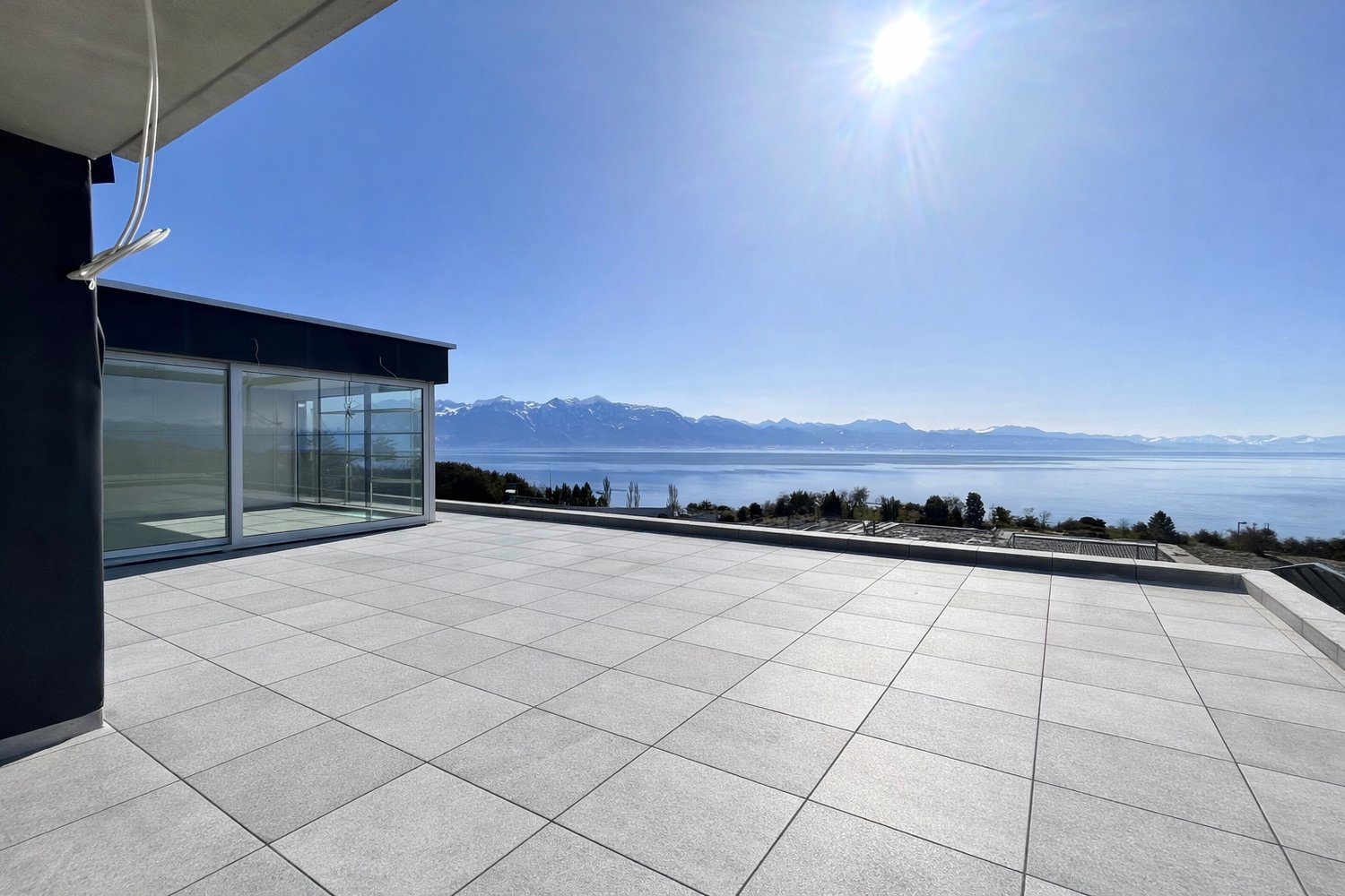 Magnifique maison mitoyenne de 6.5 pièces à Lutry avec vue imprenable - Bild 1