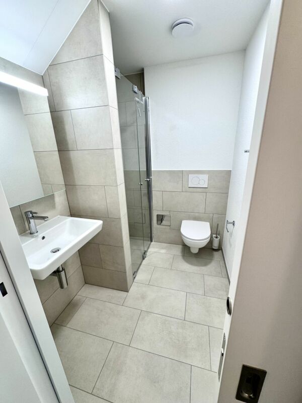 4.5-Zimmer-Dachmaisonettewohnung in Benken - Dusche/WC