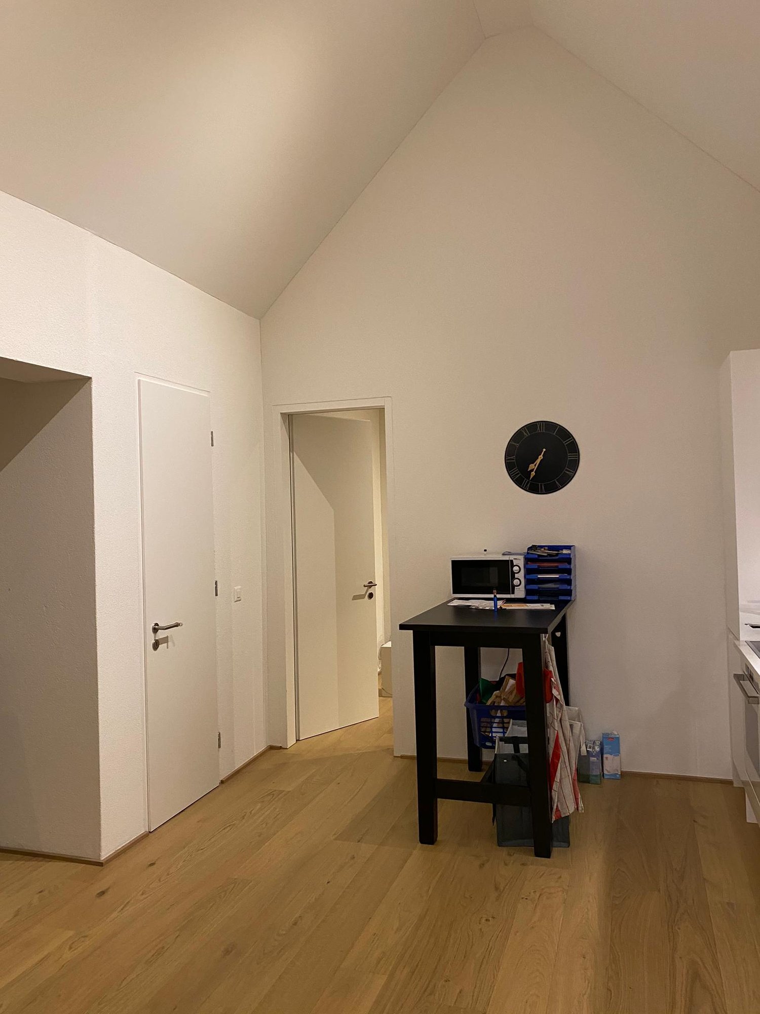 Helle 3.5 Zimmer Dachwohnung mit grossem Balkon - Bild 2
