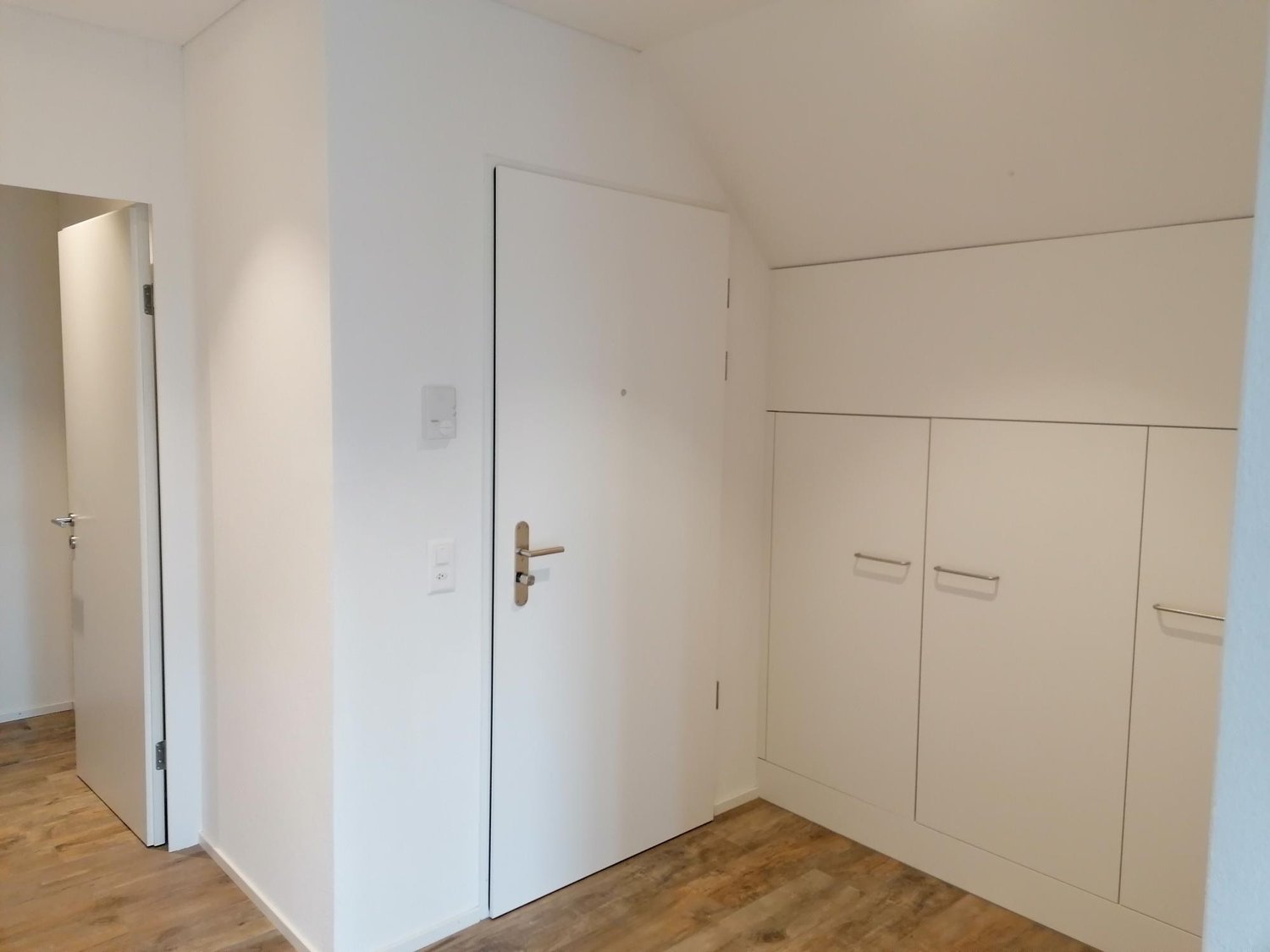 Wunderschöne moderne Dachgeschosswohnung - Eingangsbereich