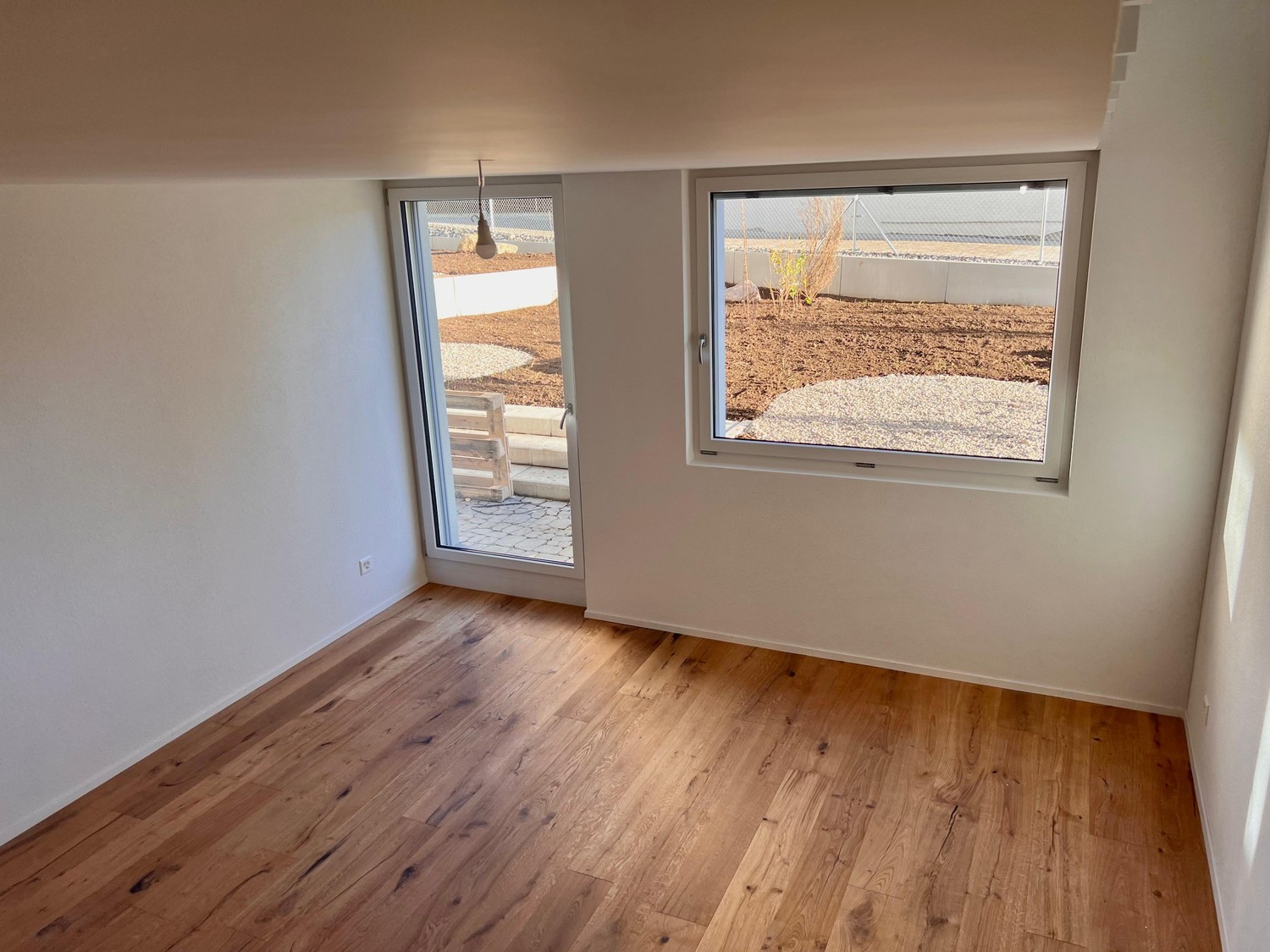 Neubau Erstbezug - Hochwertiges 5.5 Zimmer Reihenhaus mit Garten - Bild 4