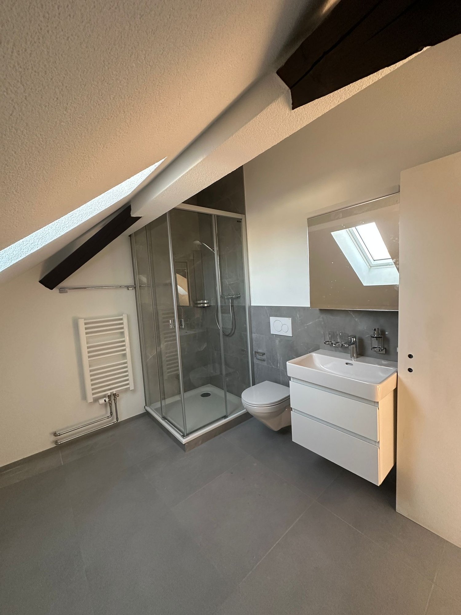 ERSTBEZUG - Grosszügige Loftwohnung im DG zu vermieten - Bild 2