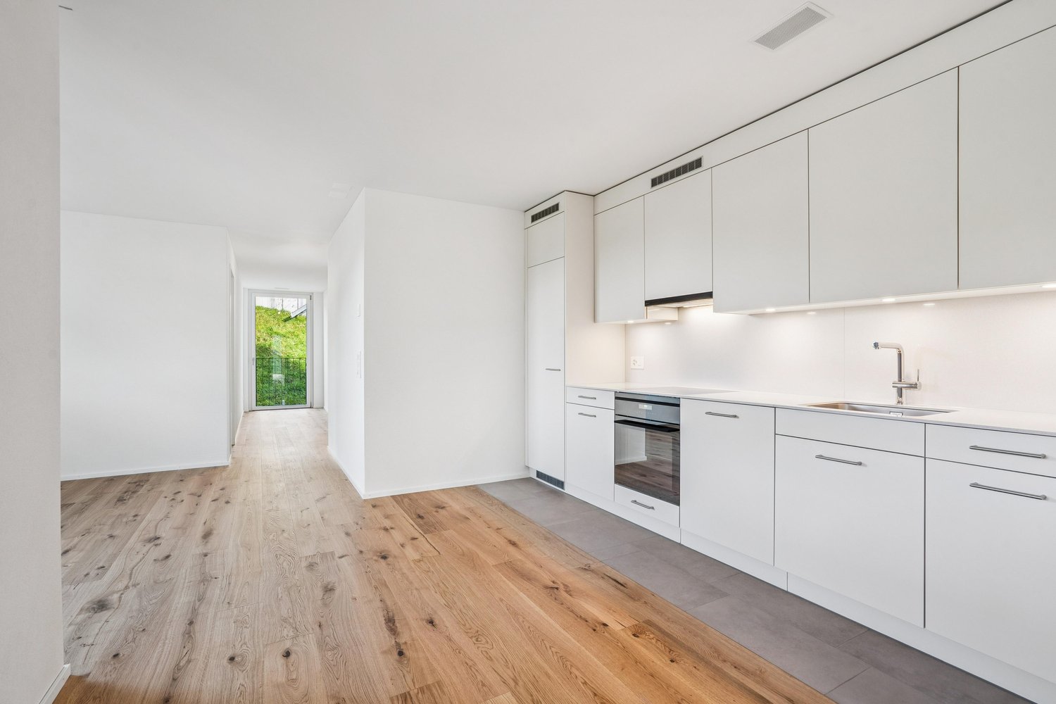 Modern - mit Sitzplatz und Loggia - Neubau - Bild 1