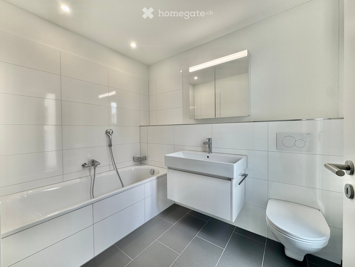 Exklusive 3.5-Zimmer-Wohnung mit hochwertigem Ausbau an zentraler Lage - Bild 9