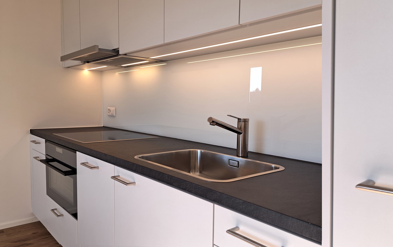 Erstbezug - Frisch renovierte, sonnige 3.5-Zimmer-Wohnung in Birmenstorf - Bild 4