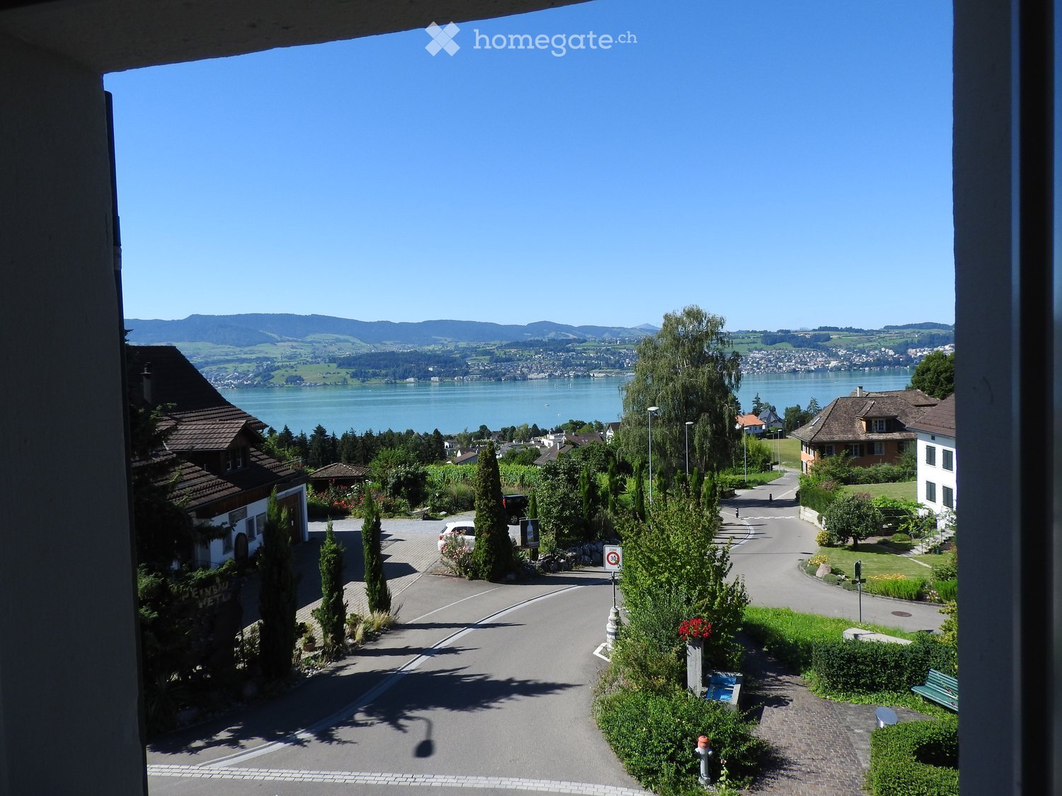 Grosszügige 3.5-Zimmer-Wohnung mit Seeblick in Männedorf - Bild 1