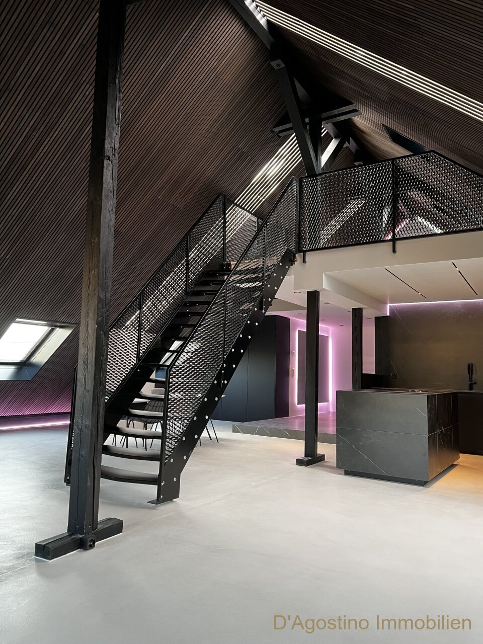 Luxury Loft - *EXCLUSIVE* - Fully Furnished - Bild 1