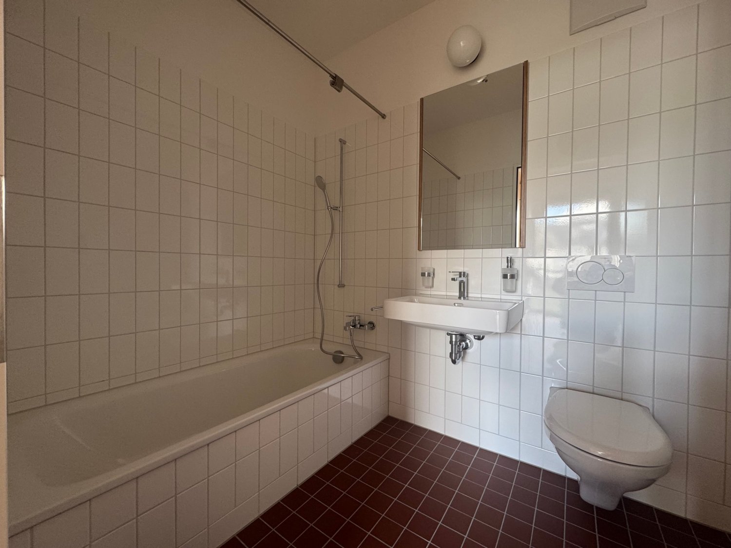 Moderne 3.5-Zimmer-Wohnung mit hohen Decken und Liftzugang - Bild 3