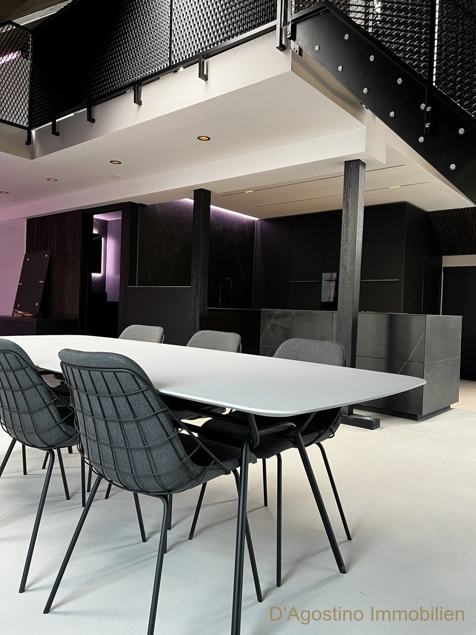 Luxury Loft - *EXCLUSIVE* - Fully Furnished - Bild 8