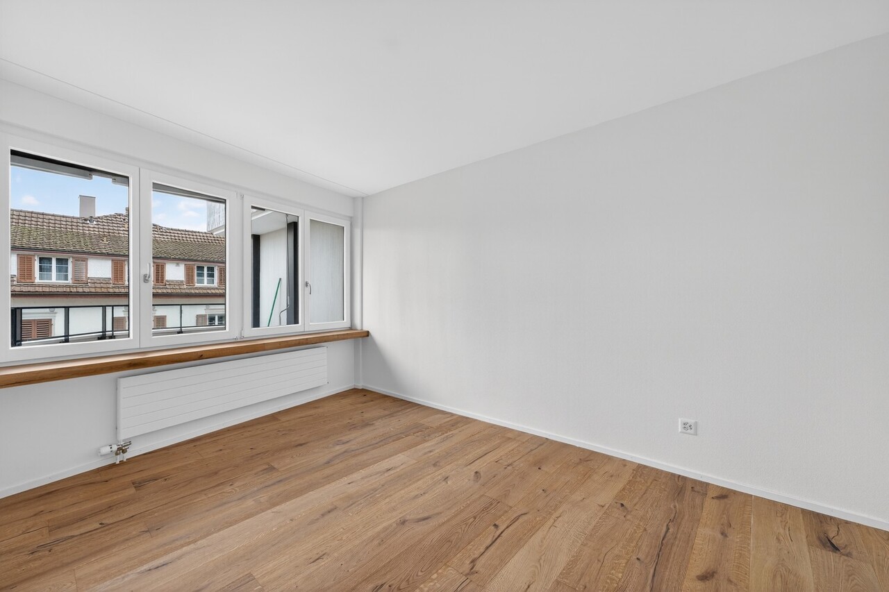 Erstvermietung: Kernsarnierte 3.5-Zimmer-Wohnung mit Berg & Seeblick - Bild 8