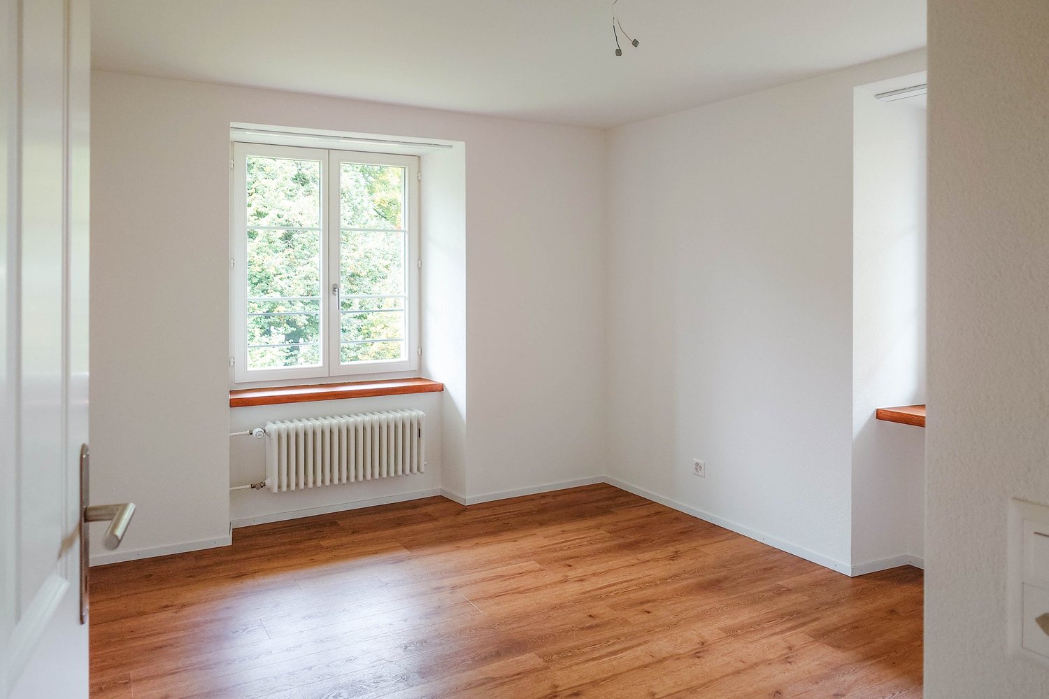 Neuwertige 7.5-Zi. Wohnung mit Blick ins Grüne - Bild 10