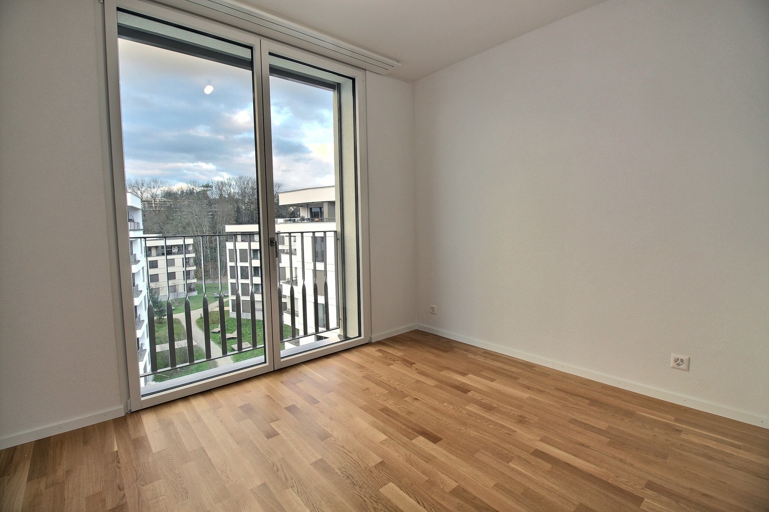 5.5 pièces neuf au 2ème étage ! - Chambre 3