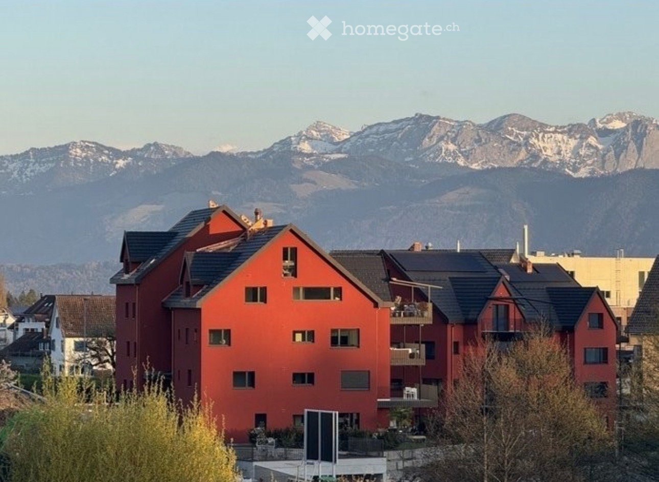 Moderne 5.5-Zimmer-Duplex-Wohnung in Bubikon mit Bergblick - Bild 1