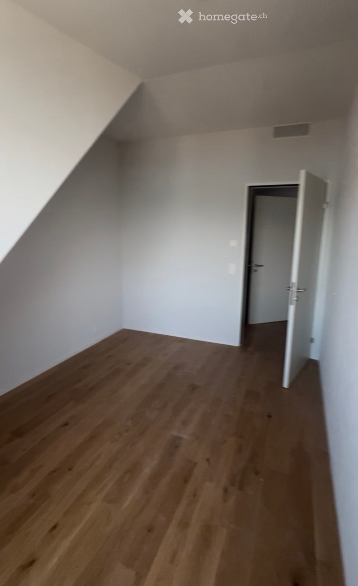 Moderne 2.5-Zimmer-Dachwohnung mit Seeblick in Horgen - Bild 4