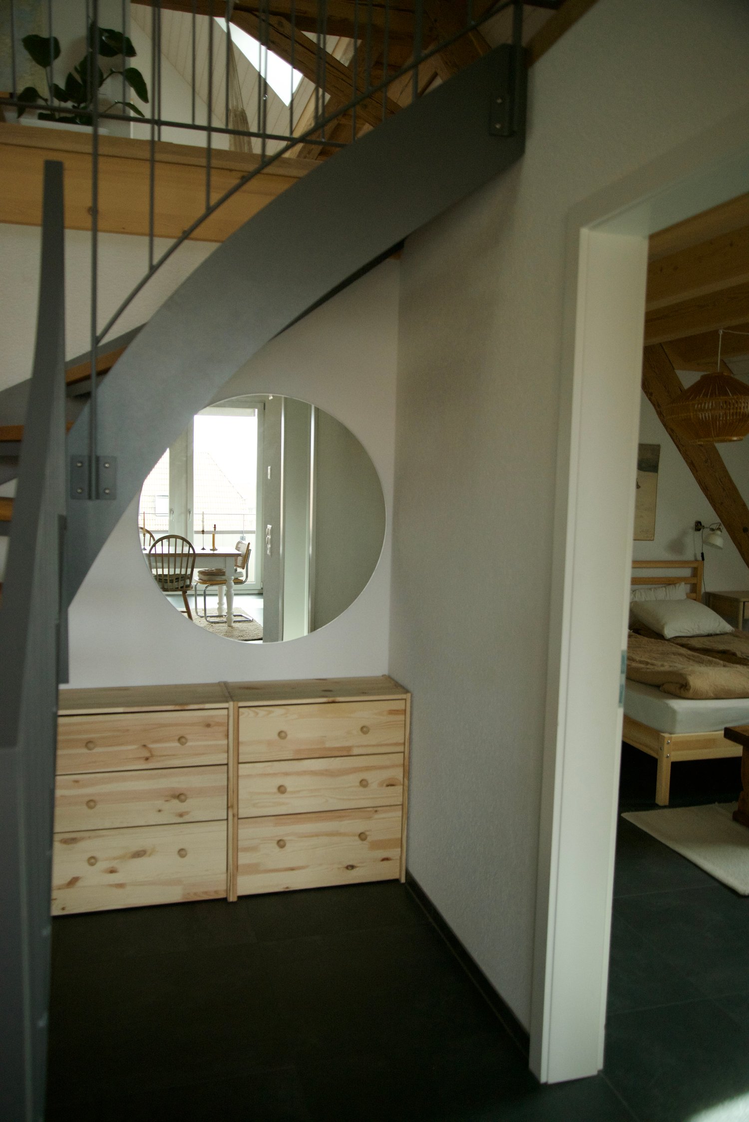 Moderne 5-Zimmer-Duplex-Wohnung mit Balkon und Weitsicht - Bild 2